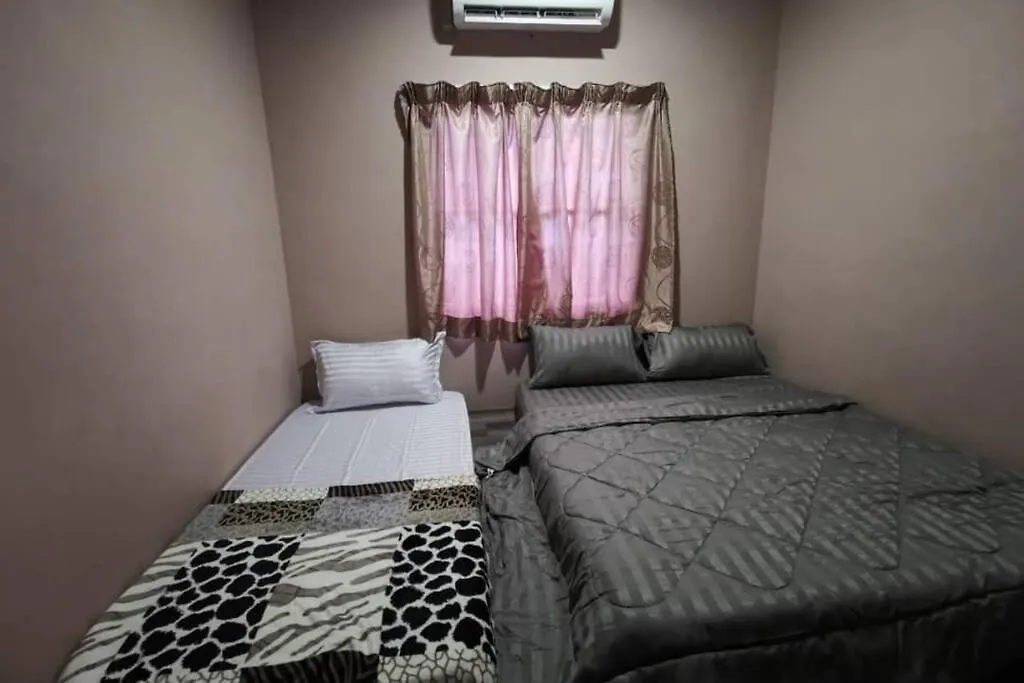 Besla Homestay: Poolside Villa with Karaoke at A'Famosa Resort Malacca 0*,