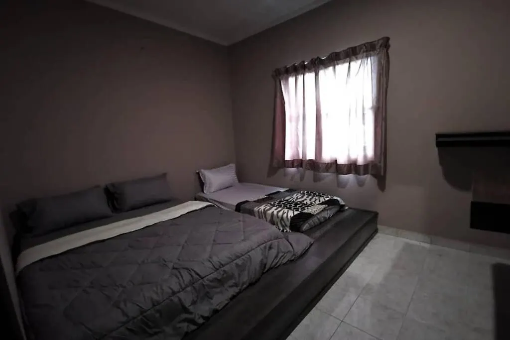 Besla Homestay: Poolside Villa with Karaoke at A'Famosa Resort Malacca